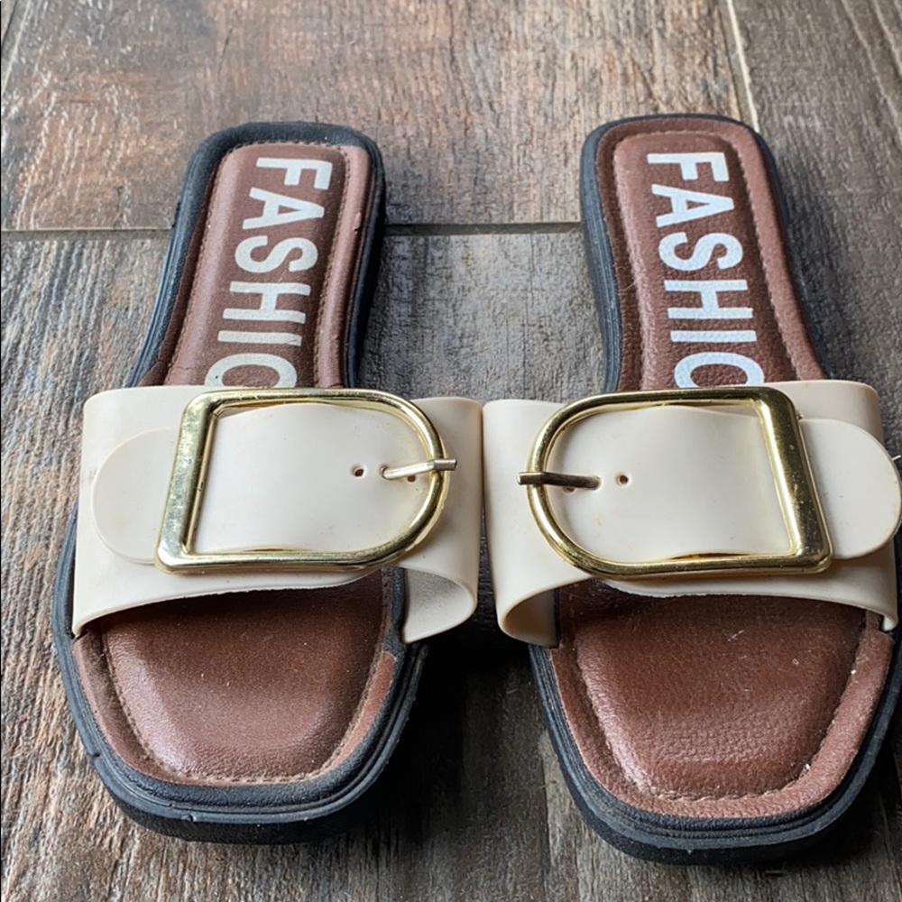 Fashion sandals